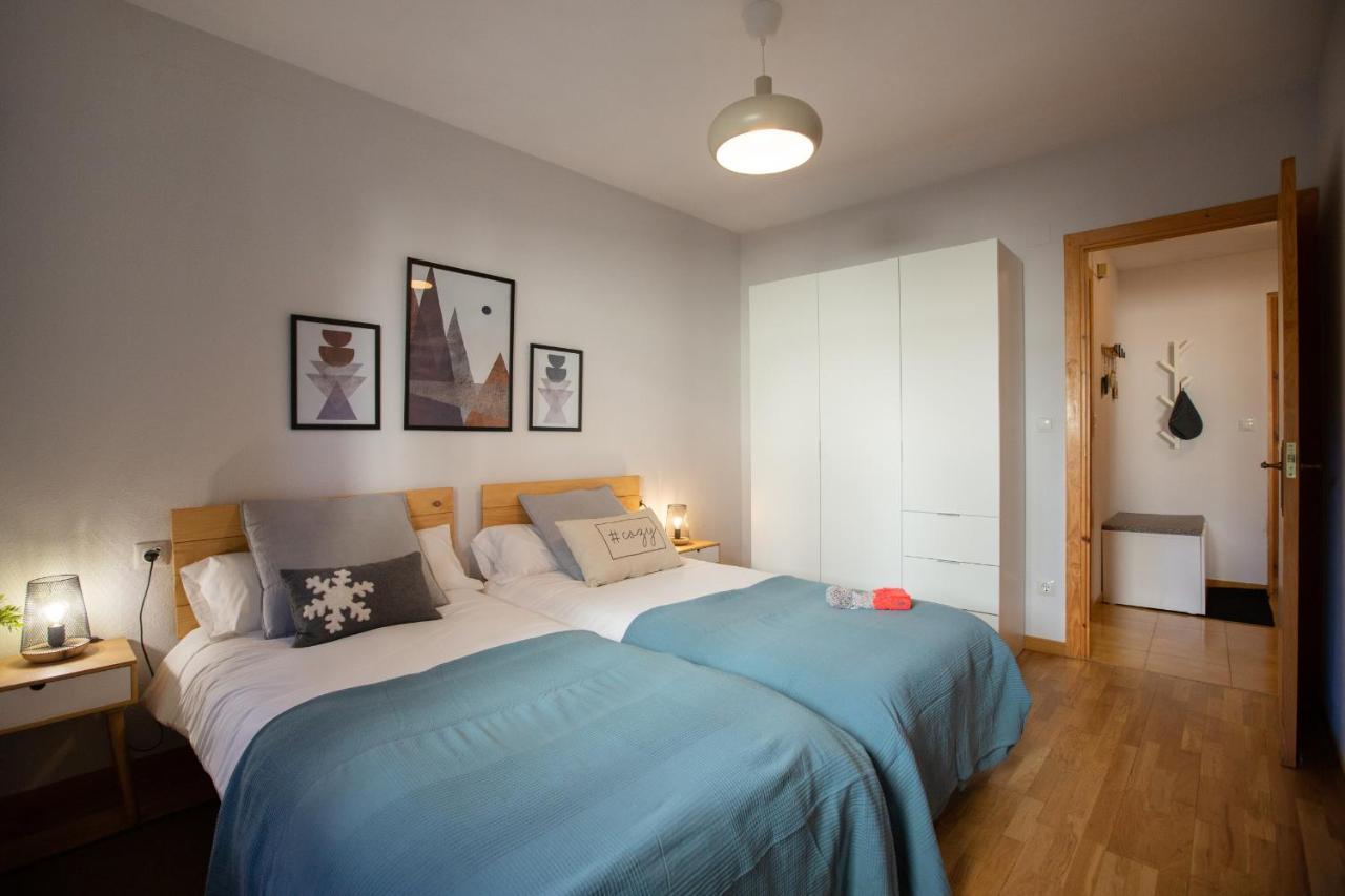 Gorgol Confort Y Funcionalidad Con Balcon - By Pirineos 360 *
